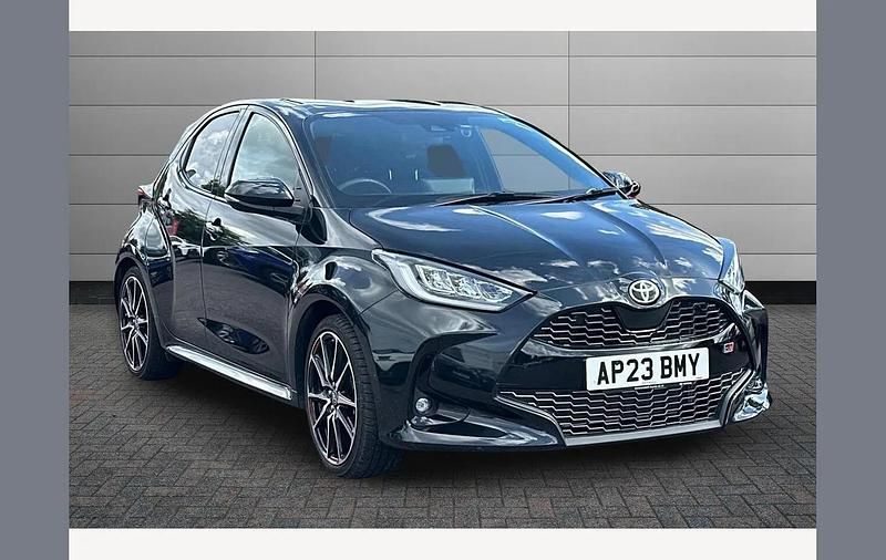 Eclipse black Used 2023 Toyota Yaris Hybrid Sport Hatchback | £19,901 (Fair price) - Image 1/3