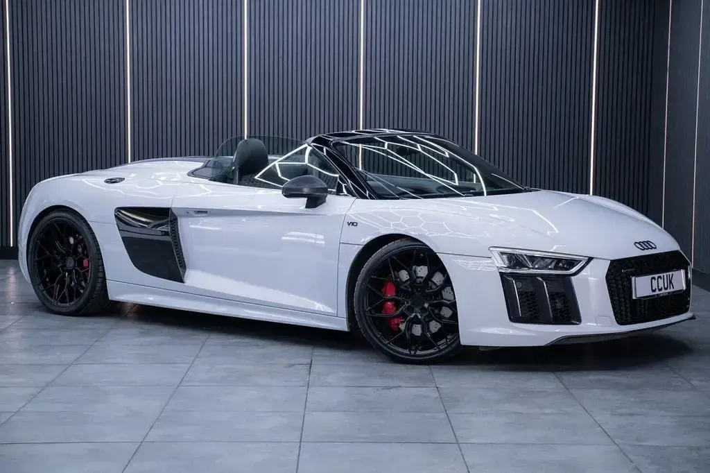 Begagnad Audi R8 Spyder Advanced 540 HK (397 kW) 2018 Grå Cab