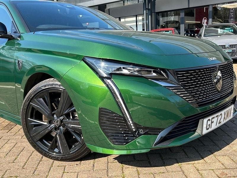 Used Peugeot 308 Premium 222 HP (163 kW) 2022 Green Hatchback