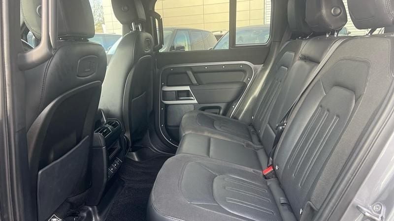 Used Land Rover Defender SE 240 HP (176 kW) 2020 Metallic  eiger grey SUV