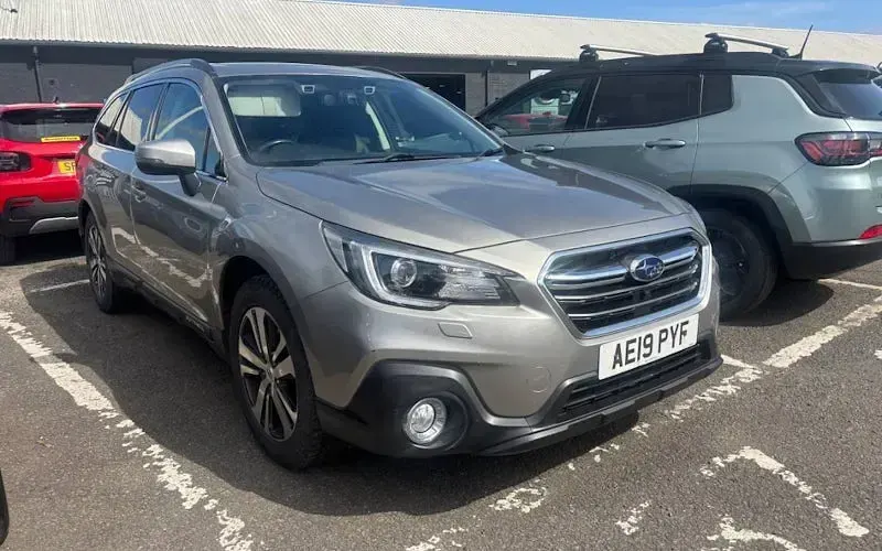 Used Subaru Outback Premium 175 HP (128 kW) 2019 Gold Estate