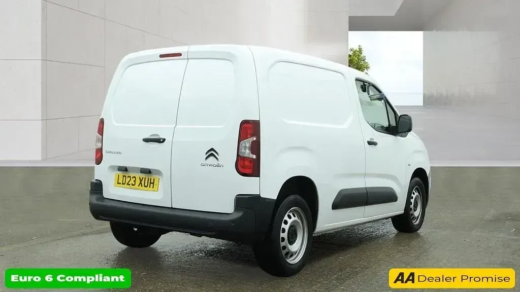 Used Citroën Berlingo 128 HP (94 kW) 2023 White MPV