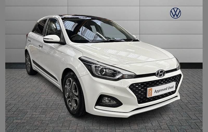 White Used 2020 Hyundai i20 Premium SE Hatchback | £11,846 (Fair price) - Image 1/4