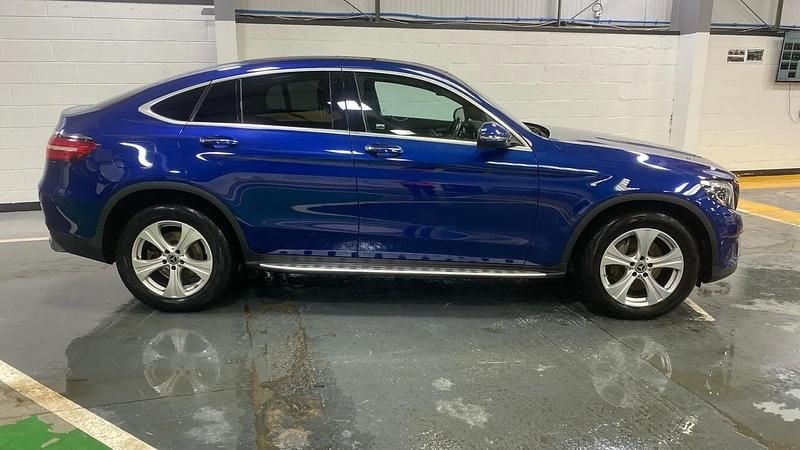 Used Mercedes GLC220 Premium 170 HP (125 kW) 2019 Blue Coupe