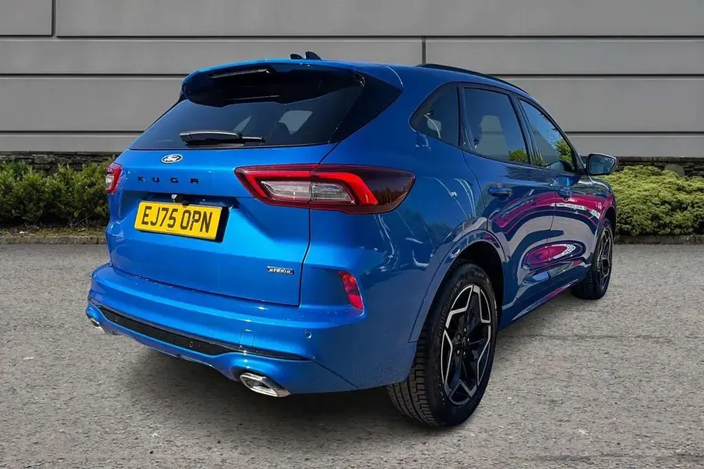 Second-hand Ford Kuga ST-Line 239 CP (175 kW) 2025 Albastru SUV