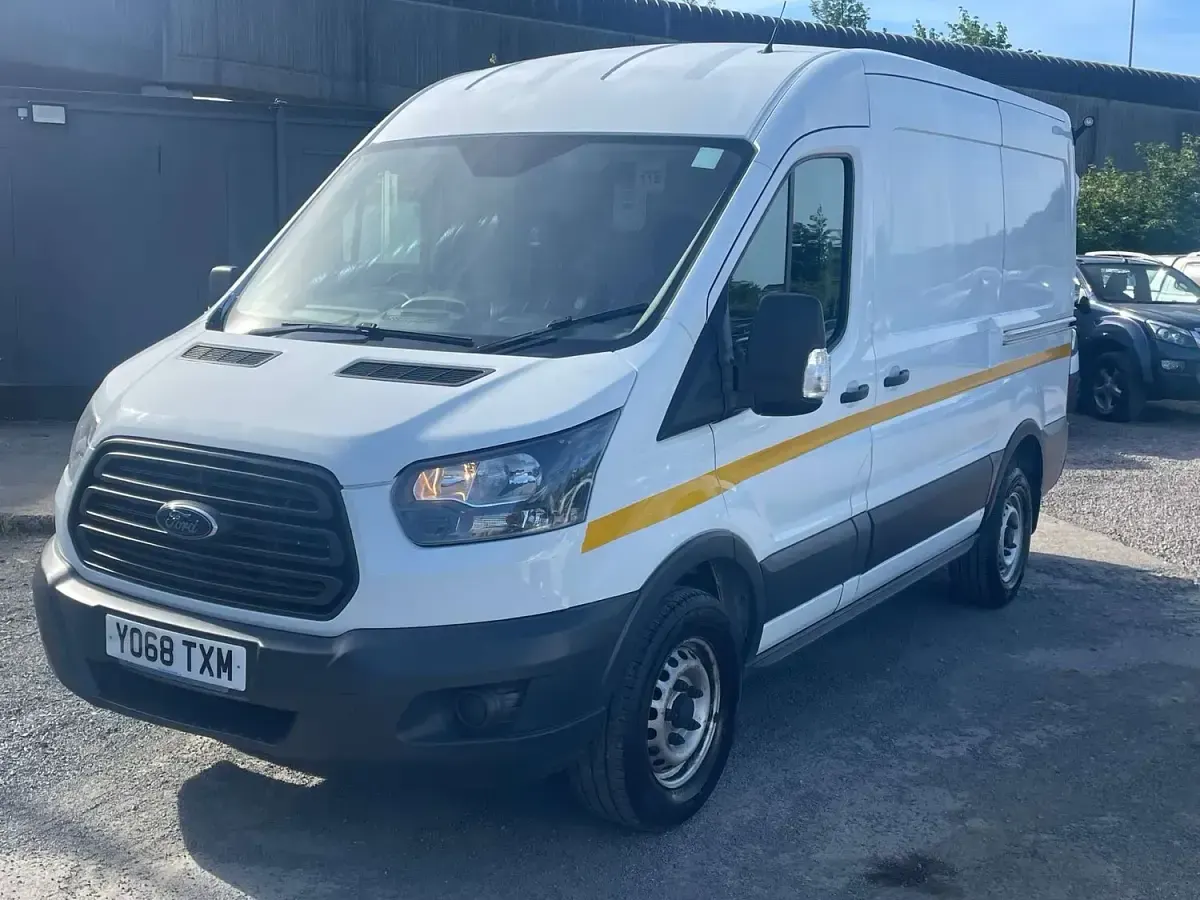 Used Ford Transit 105 HP (77 kW) 2019 White Van