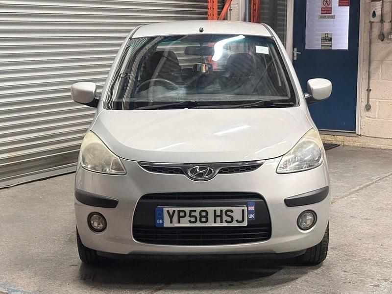 Usado Hyundai i10 Comfort 78 HP (57 kW) 2009 Prateado Citadino