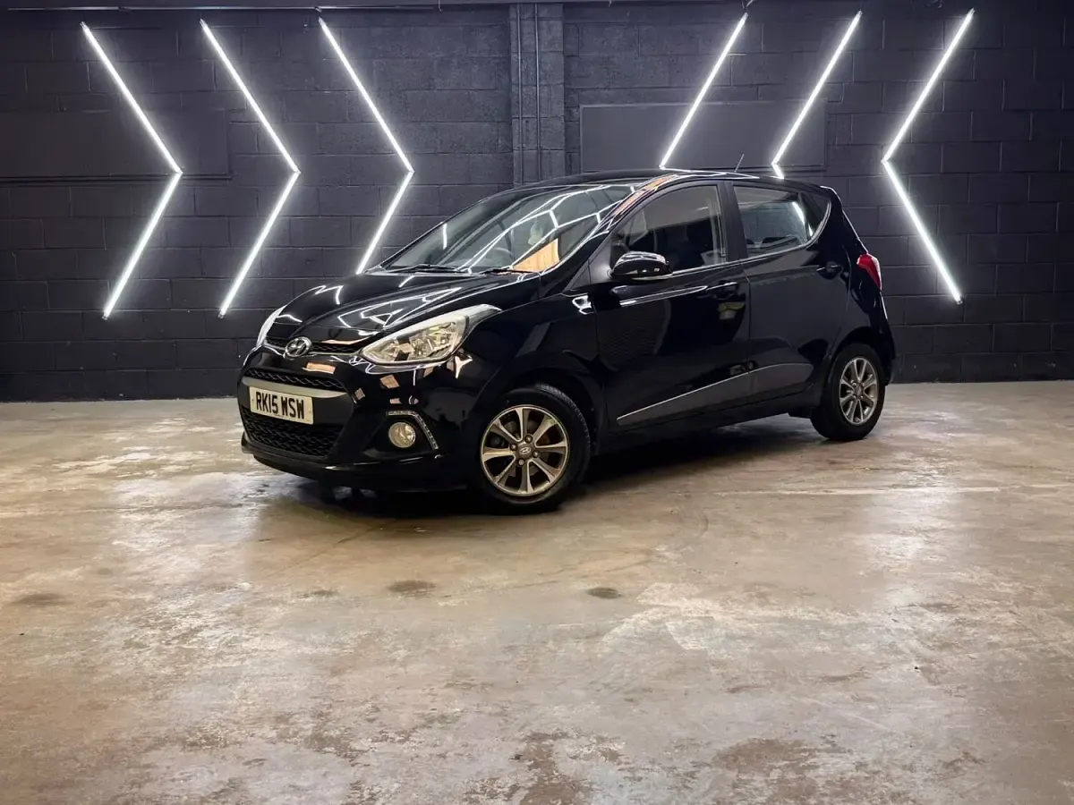 Used Hyundai i10 Premium 67 HP (49 kW) 2015 Black Hatchback