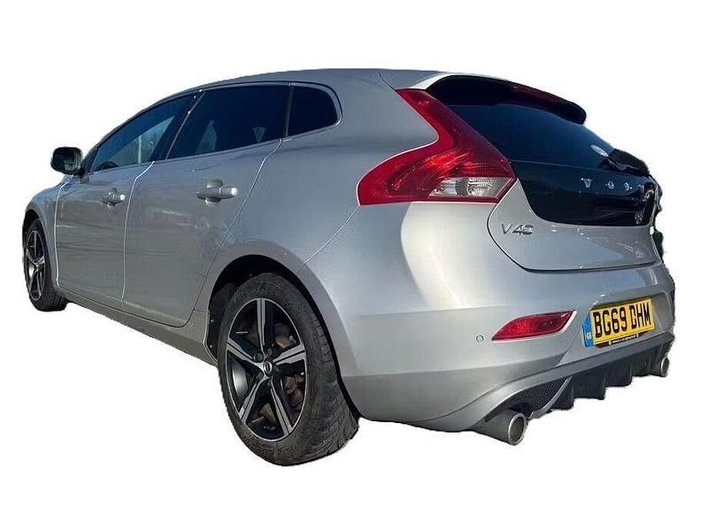 Used Volvo V40 R-Design 122 HP (89 kW) 2019 Silver Hatchback