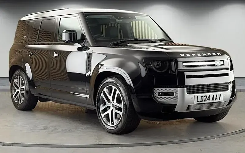 Used Land Rover Defender 404 HP (297 kW) 2023 SUV
