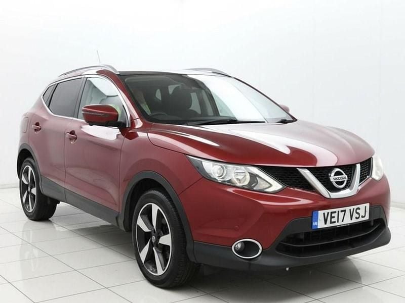 Used Nissan Qashqai N-Connecta 110 HP (80 kW) 2017 Red SUV