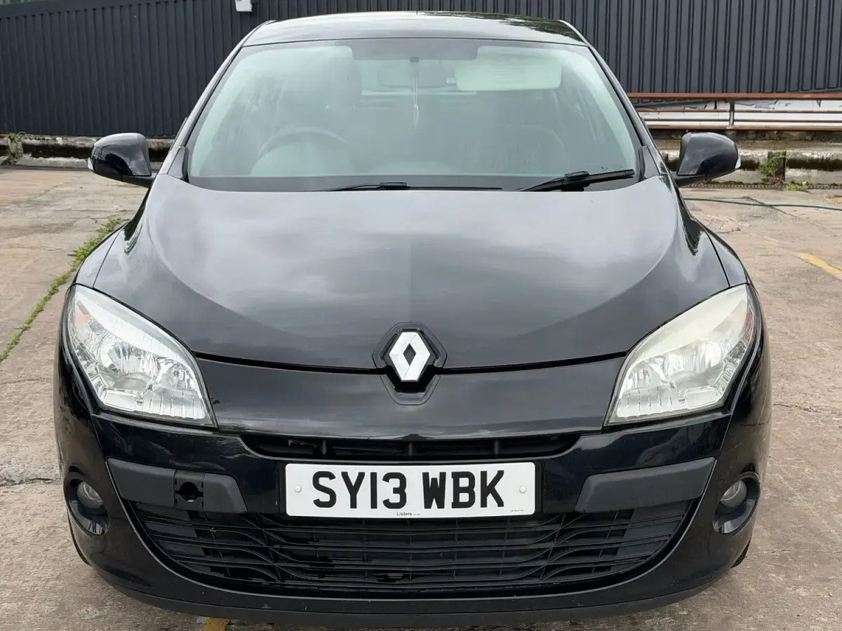 Used Renault Mégane Expression+ 110 HP (80 kW) 2013 Black Hatchback