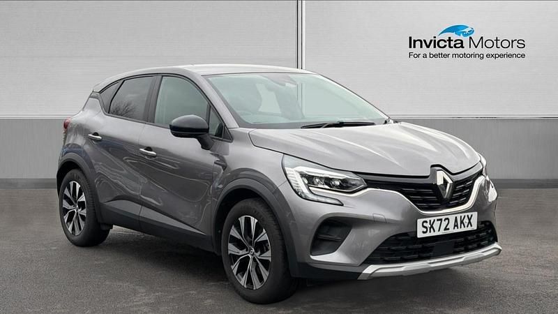 Used Renault Captur Evolution 143 HP (105 kW) 2023 Oyster grey SUV