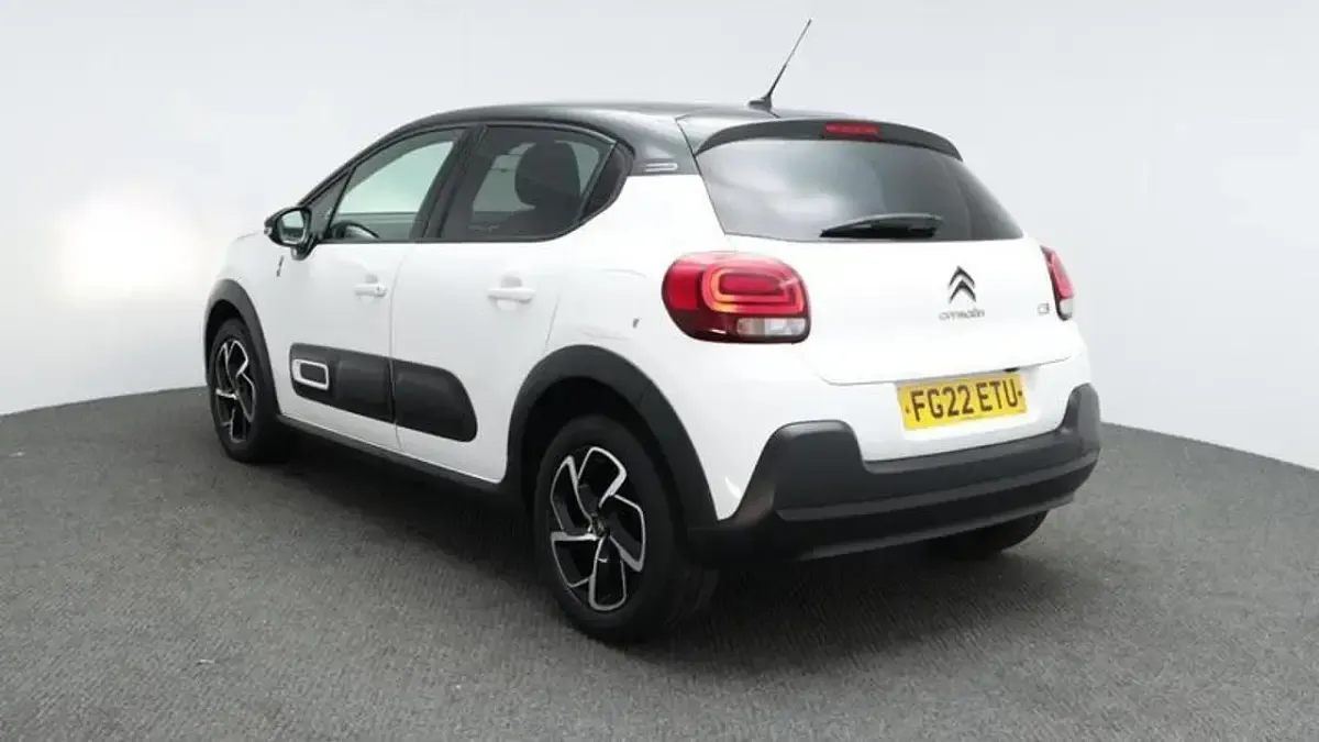 Used Citroën C3 PureTech 82 HP (60 kW) 2022 White Hatchback