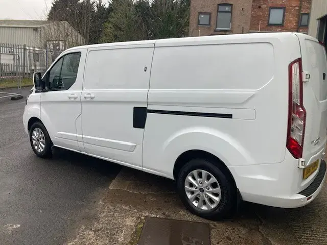 Used Ford Transit Custom Limited 130 HP (95 kW) 2023 White Van