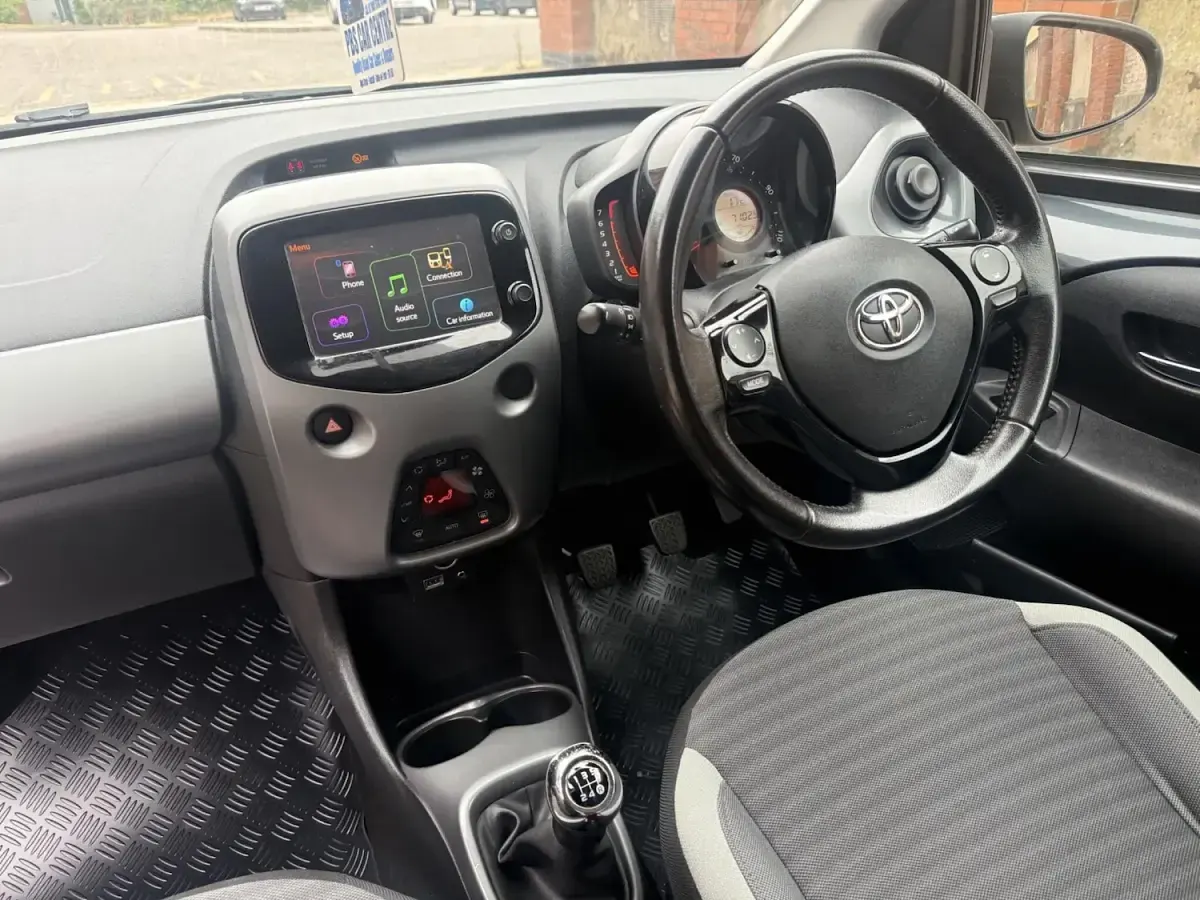 Used Toyota Aygo x-press 2018 Grey Hatchback