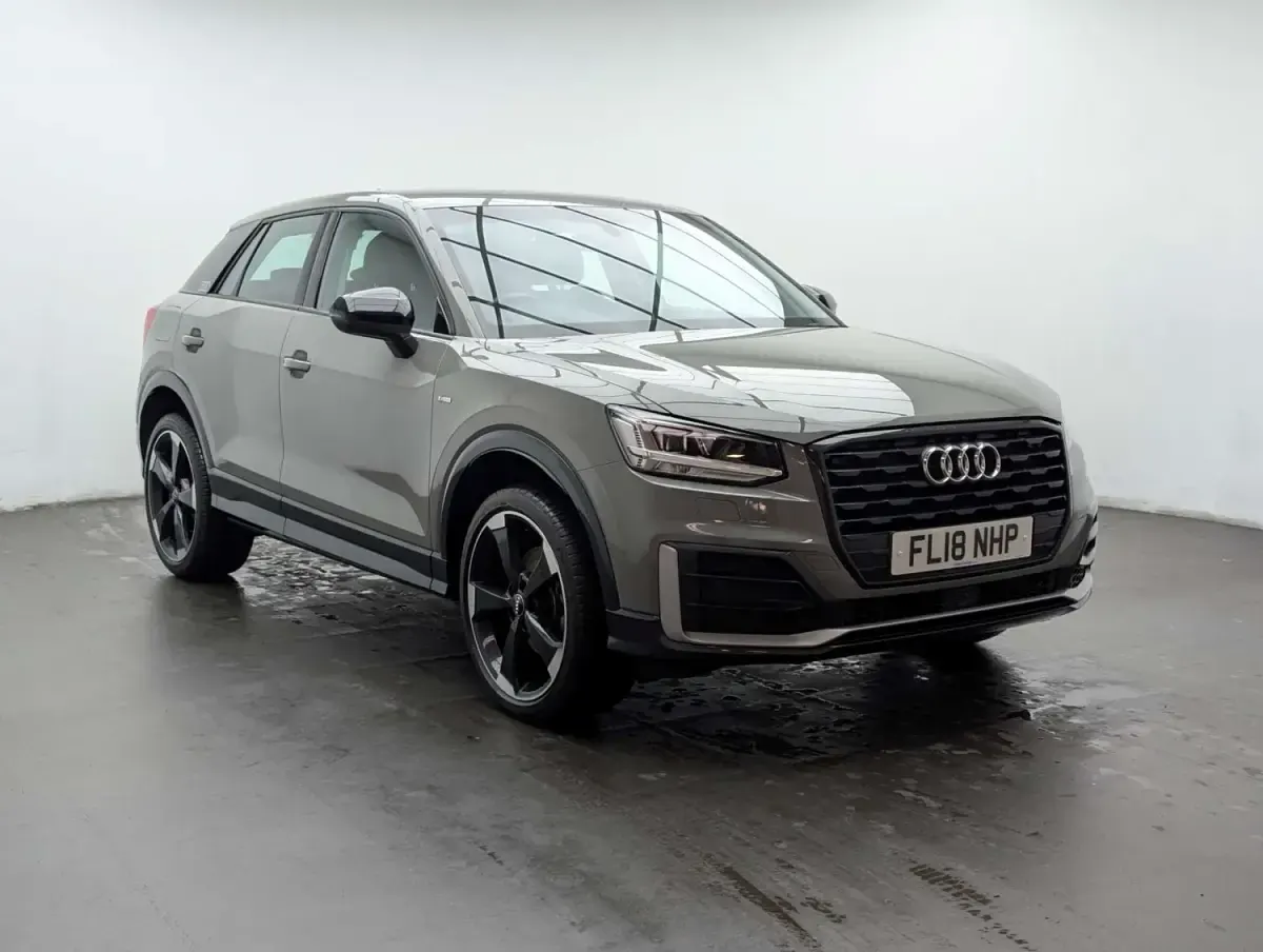 Usado Audi Q2 Design 150 CV (110 kW) 2018 Gris SUV