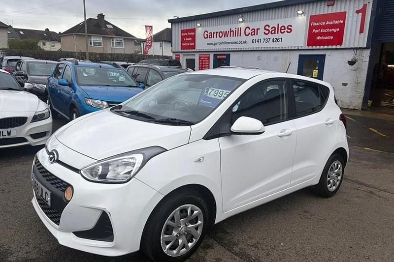 Used Hyundai i10 SE 66 HP (48 kW) 2018 White Hatchback