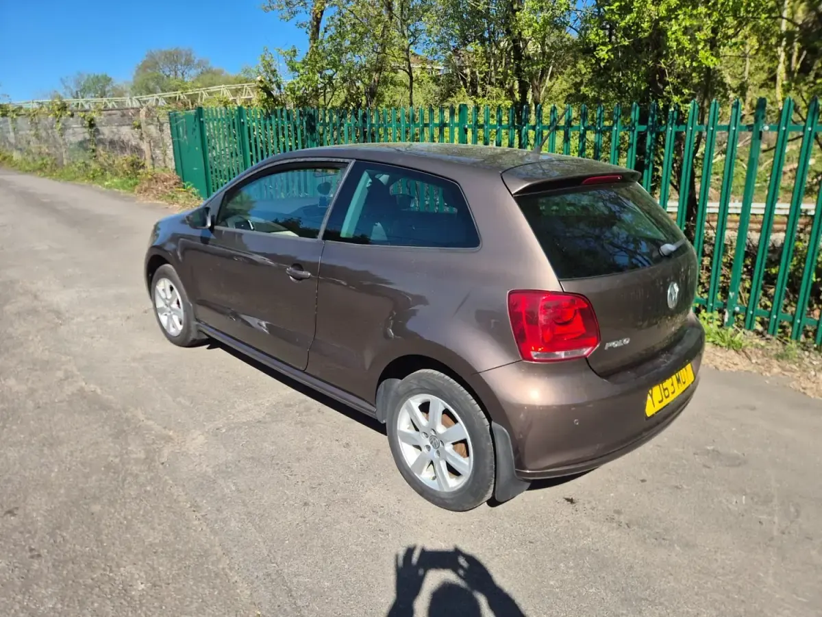 Begagnad VW Polo Edition 2013 Brun Halvkombi