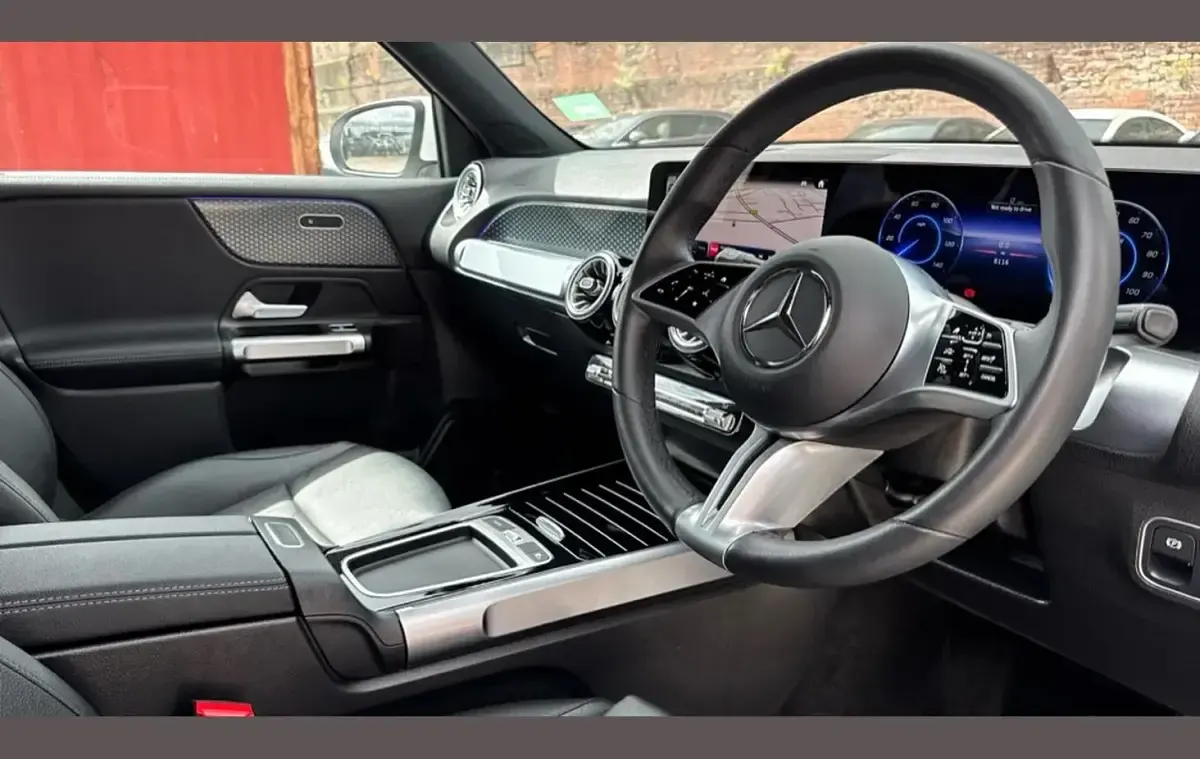 Used Mercedes EQB250+ Executive 139 kW (190 HP) 2025 Polar white SUV