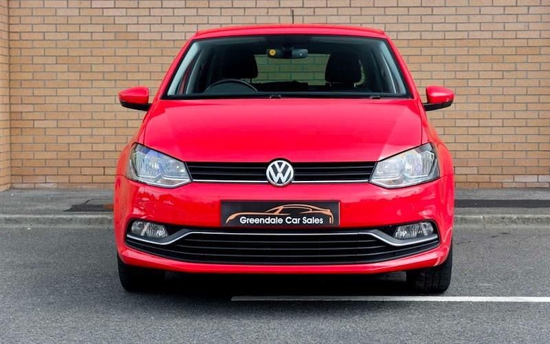 Used VW Polo Match 90 HP (66 kW) 2016 Red Hatchback