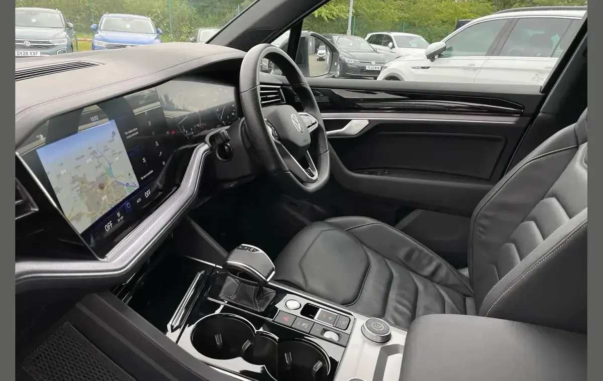 Used VW Touareg Black Edition 286 HP (210 kW) 2023 White SUV