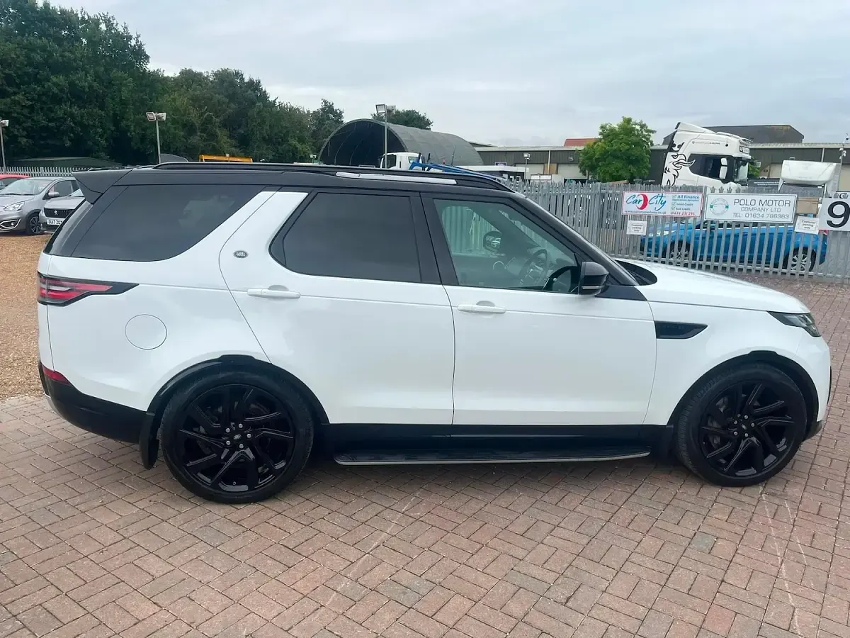 Used Land Rover Discovery HSE 306 HP (225 kW) 2020 White SUV
