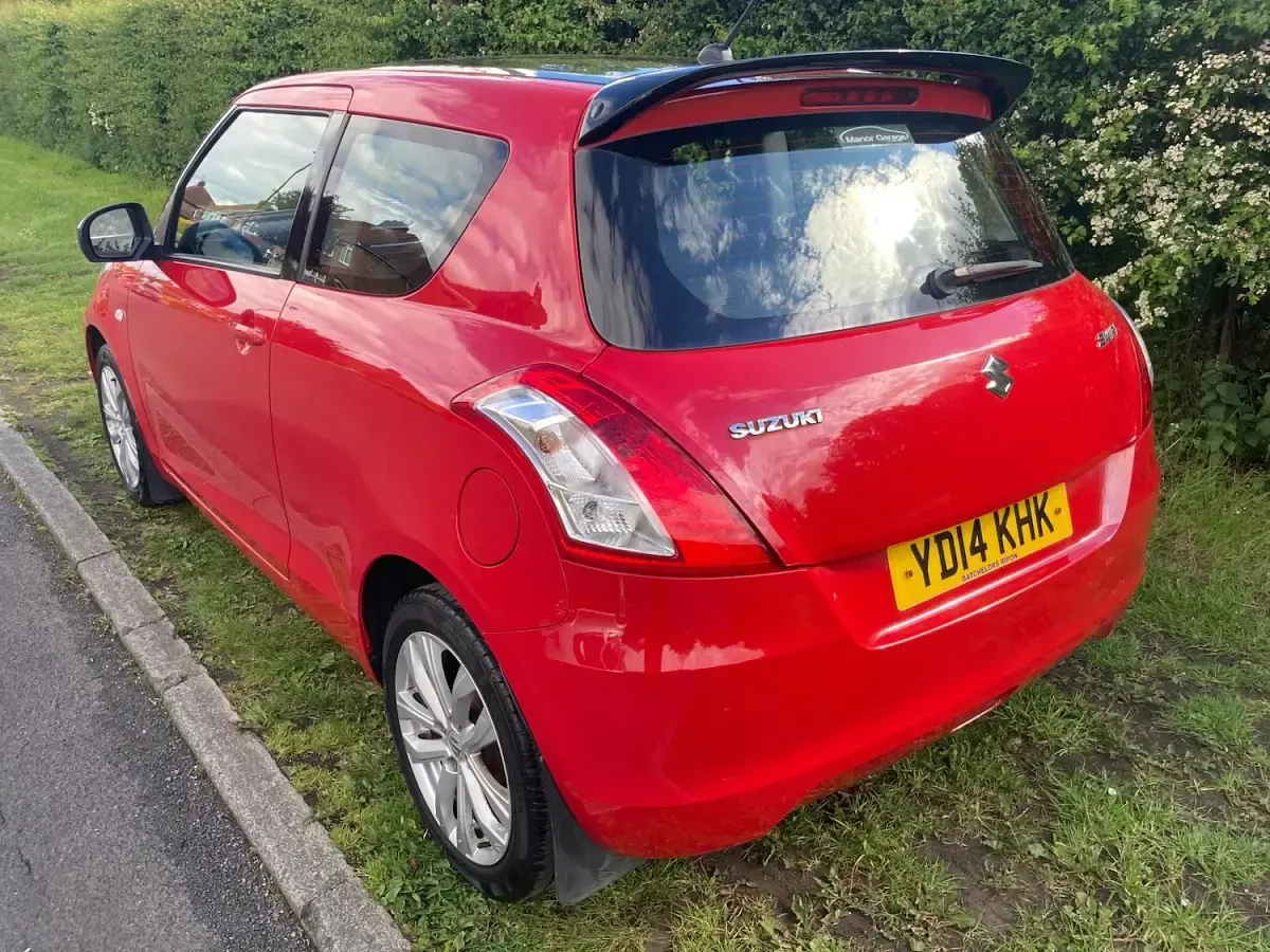 Used Suzuki Swift 2014 Red Hatchback