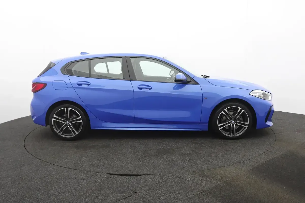 Used BMW 118 M Sport 136 HP (100 kW) 2023 Blue Hatchback