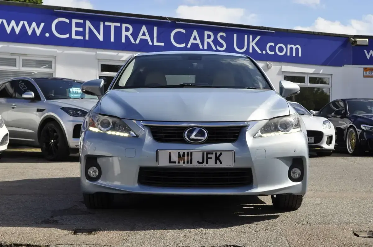 Used Lexus CT200h 136 HP (100 kW) 2011 Blue Hatchback