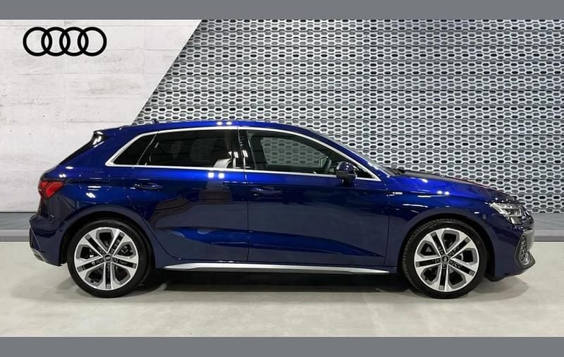 Begagnad Audi A3 S-Line 113 HK (83 kW) 2025 Blå Halvkombi