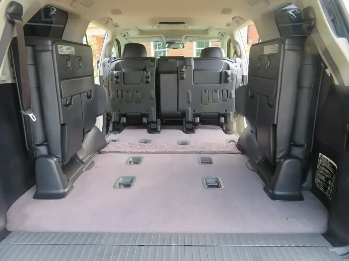 Used Toyota Land Cruiser 318 HP (233 kW) 2014 White SUV