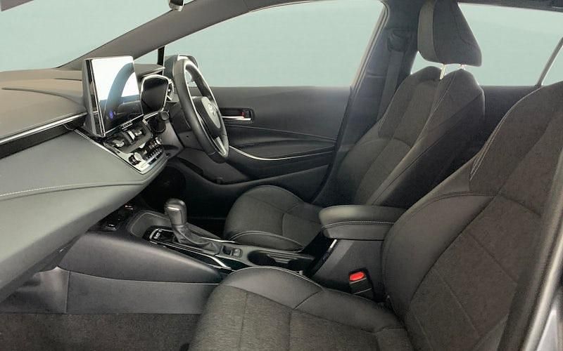 Used Toyota Corolla Design 140 HP (102 kW) 2025 Estate