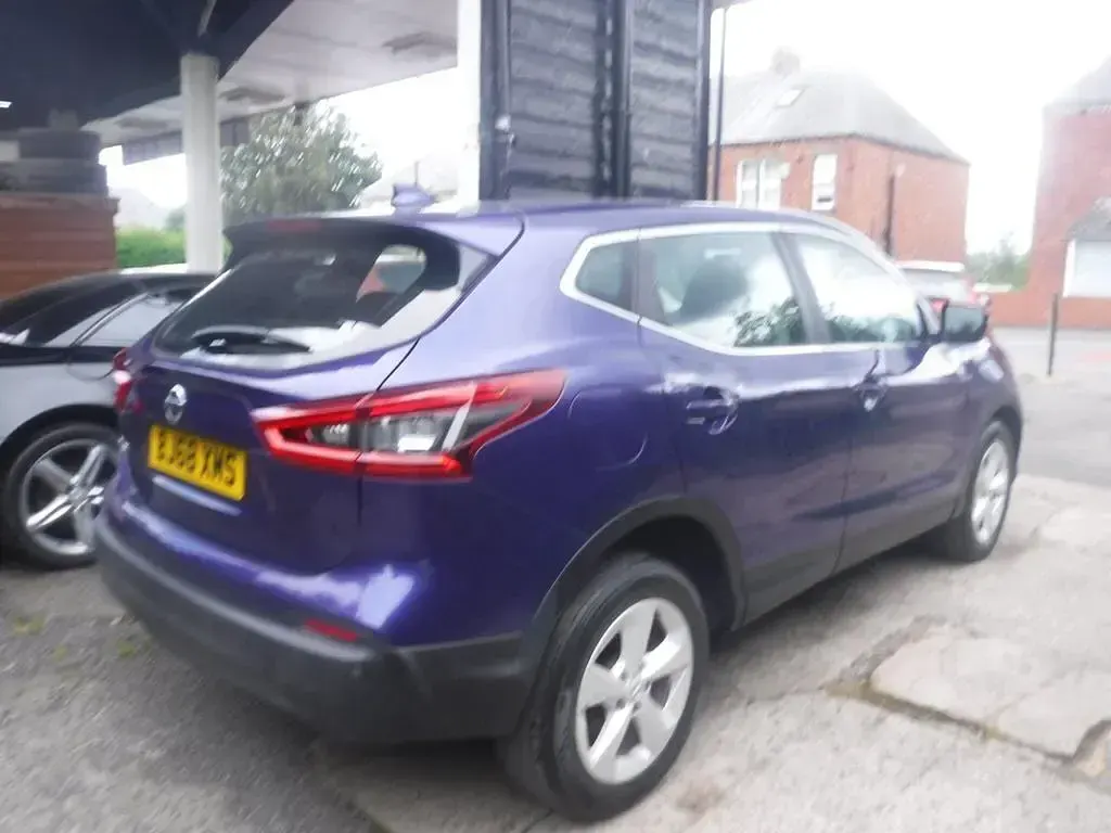 Used Nissan Qashqai Acenta Premium 2018 Blue SUV