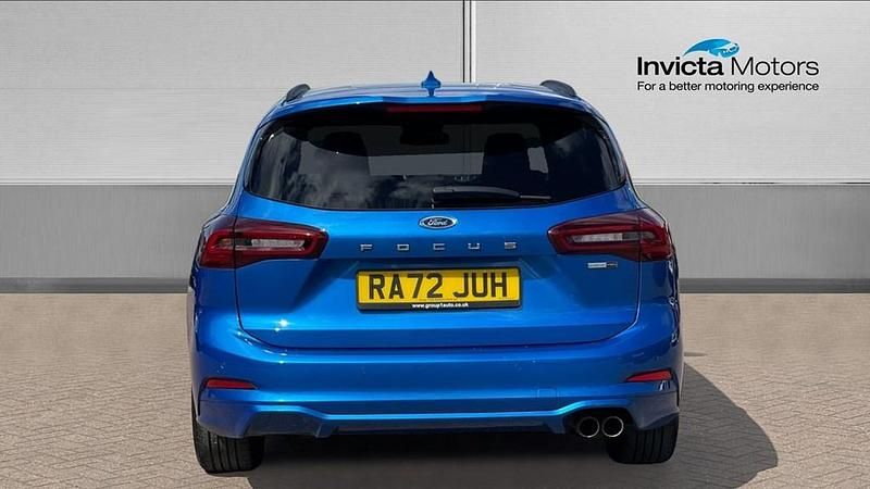 Used Ford Focus ST-Line 155 HP (114 kW) 2023 Blue Estate