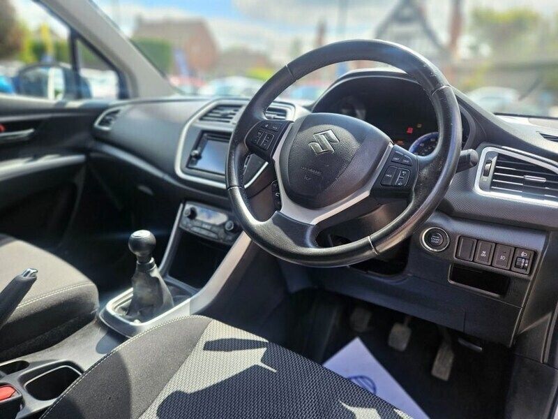 Image 2/4