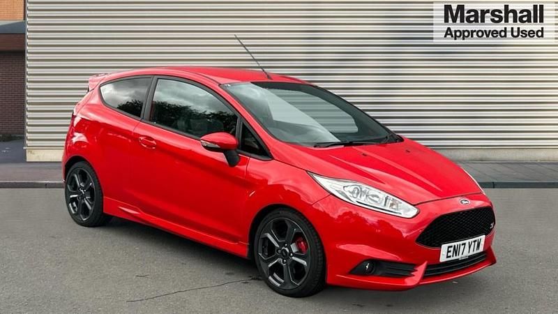Red Used 2017 Ford Fiesta ST Hatchback | £8,285 (Fair price) - Image 1/4