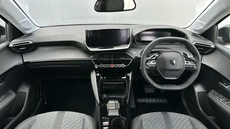 Neu Peugeot 208 Allure 100 PS (73 kW) 2026 Schwarz Kleinwagen
