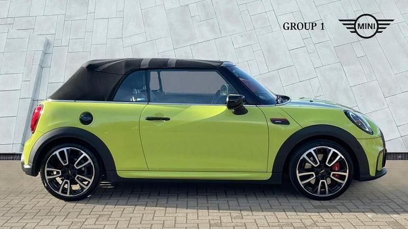 Used Mini John Cooper Works 228 HP (167 kW) 2022 Yellow Hatchback