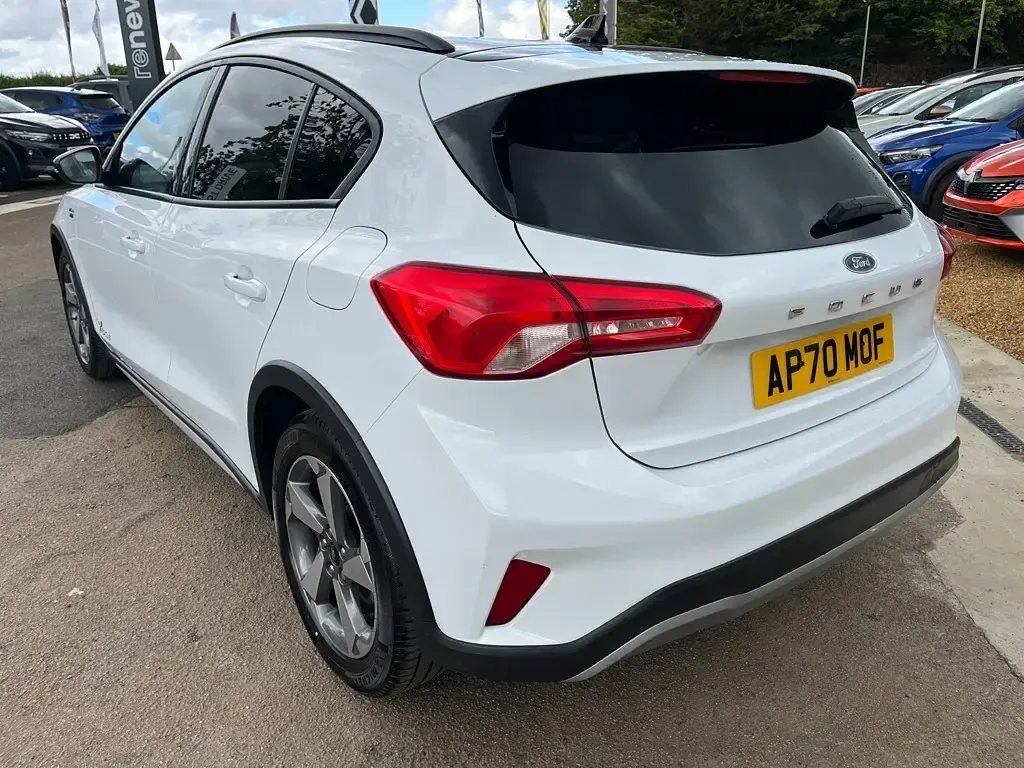 Used Ford Focus Active 2020 White Hatchback