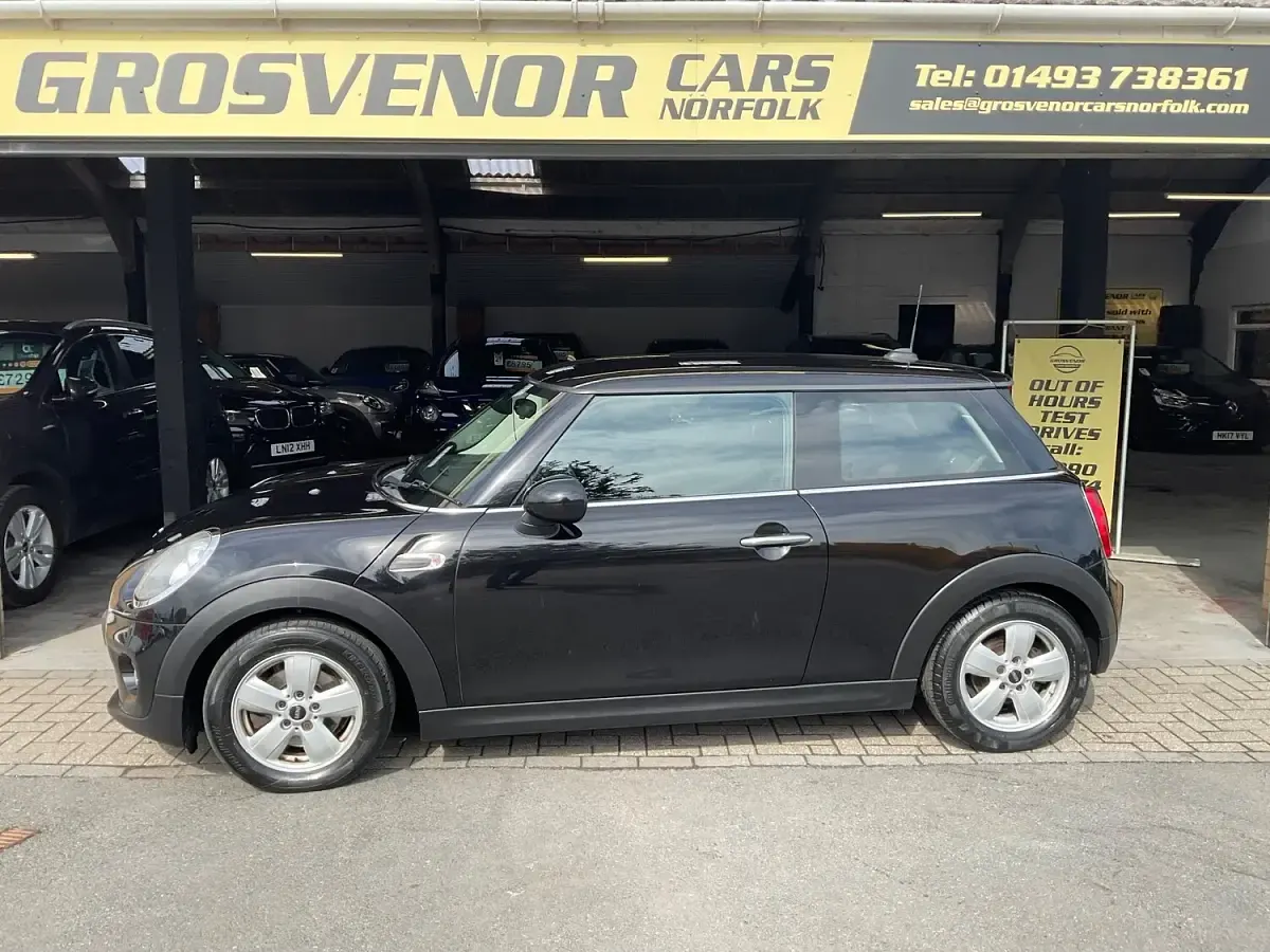 Used Mini ONE Hatch 102 HP (75 kW) 2017 Black Hatchback