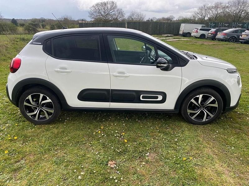 Used Citroën C3 PureTech 110 HP (80 kW) 2021 White Hatchback