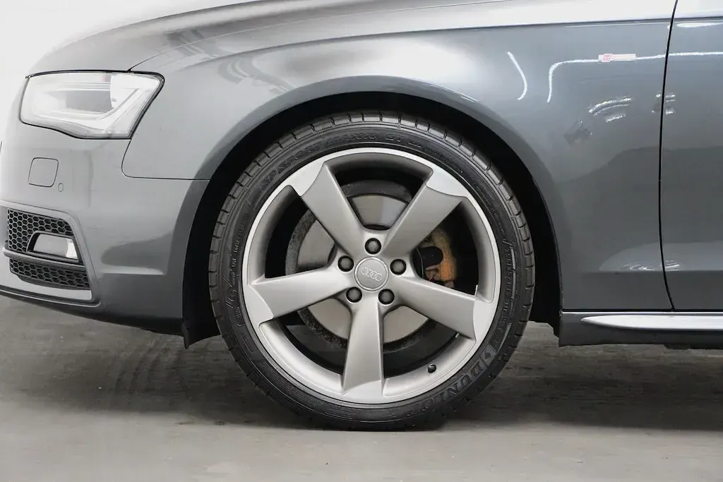 Used Audi A4 Black Edition 177 HP (130 kW) 2014 Daytona grey Estate