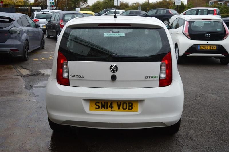 Used Skoda Citigo SE 60 HP (44 kW) 2014 White Hatchback