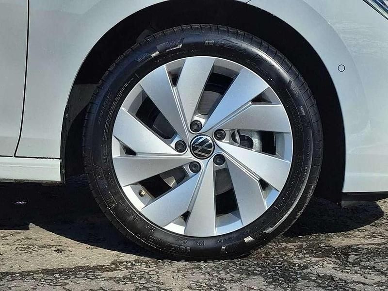 New VW Golf VIII Match 115 HP (84 kW) 2025 White Hatchback