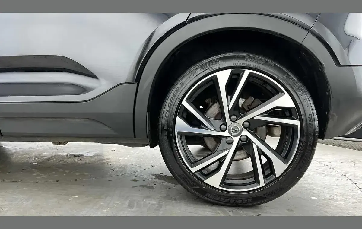 Used Volvo XC40 R-Design Pro 194 HP (142 kW) 2021 Black SUV