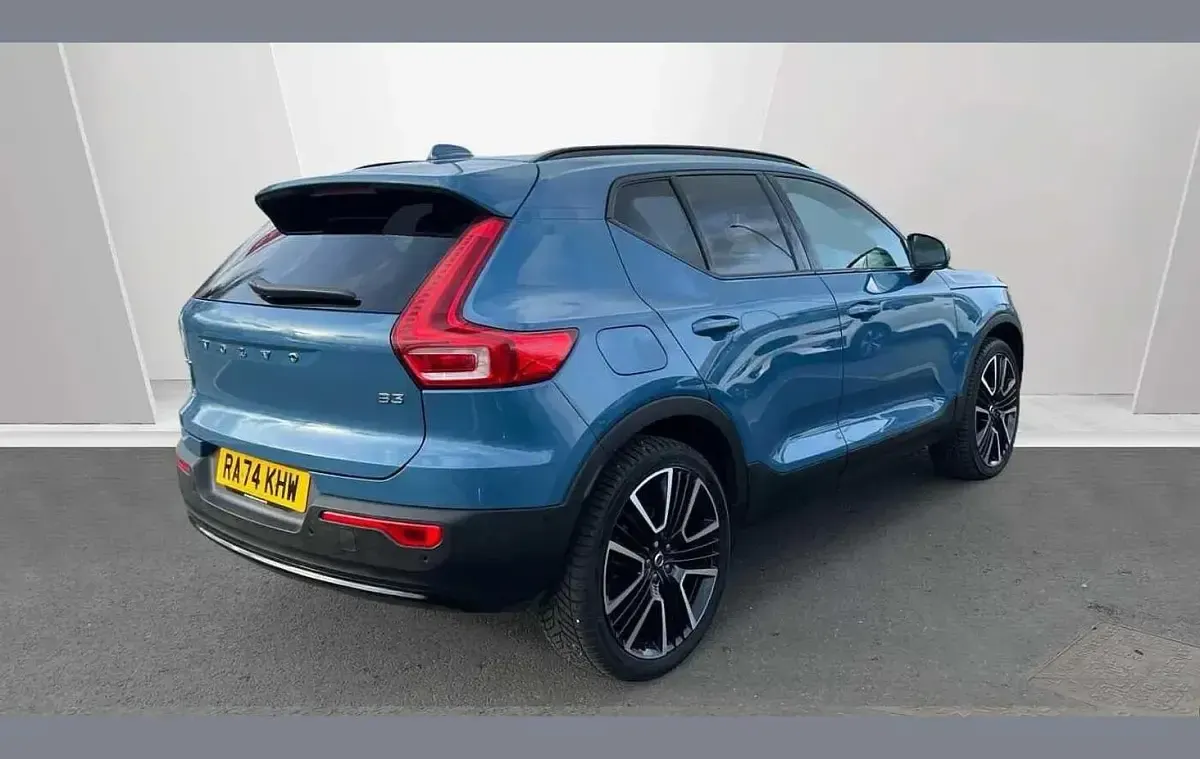 Usado Volvo XC40 Ultra 161 HP (118 kW) 2025 Azul SUV