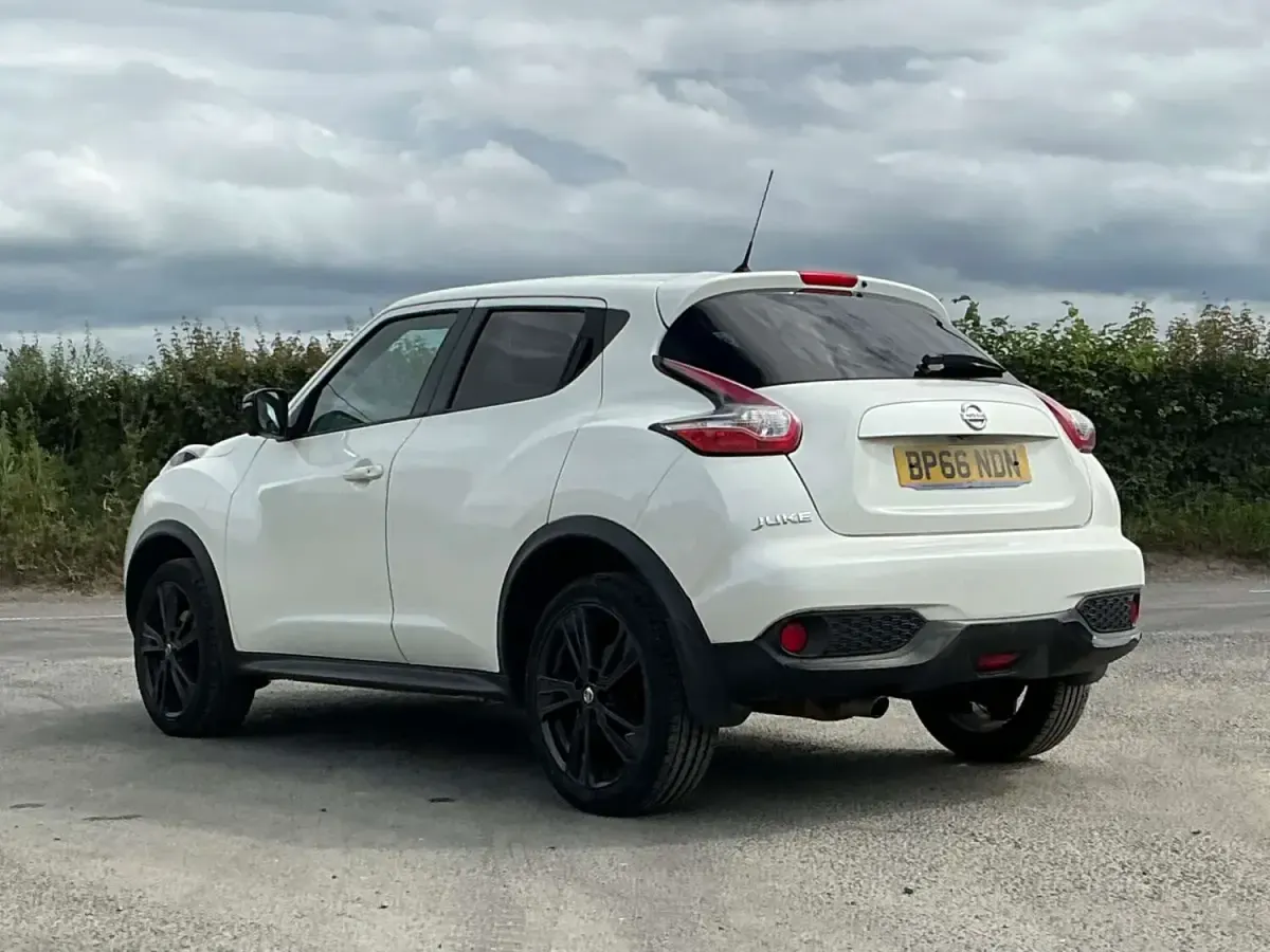 Used Nissan Juke N-Vision 115 HP (84 kW) 2016 White SUV