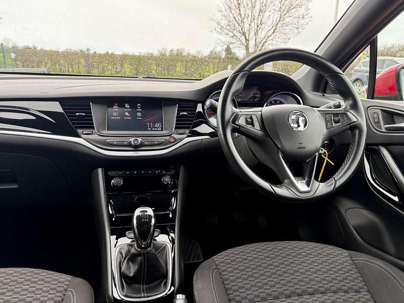 Used Vauxhall Astra SRi 2017 Red Hatchback