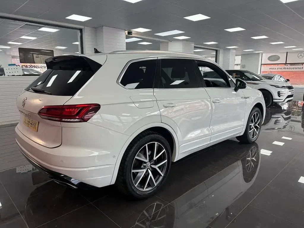Used VW Touareg R-line 286 HP (210 kW) 2018 White SUV
